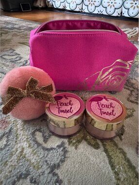 Too Faced Peach Tinsel body shimmer